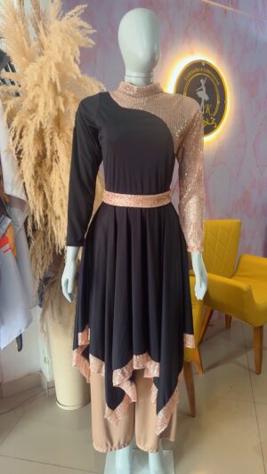 Vestido paetê creme com cinto